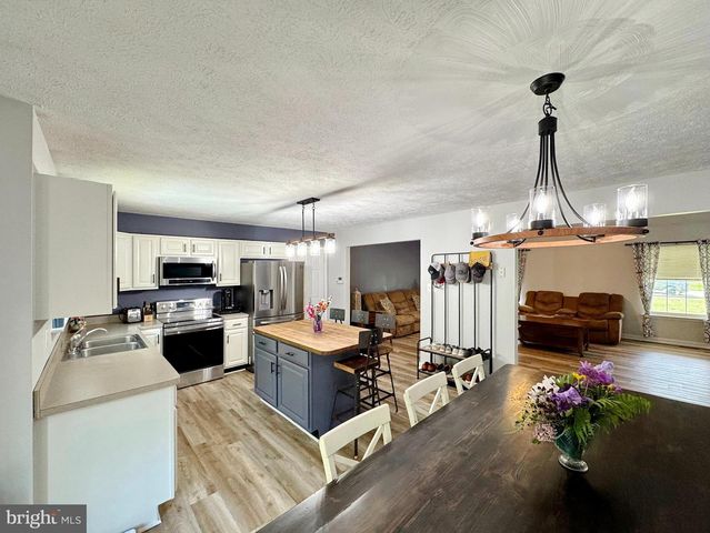 7124 JULIETTE LOW LN, Hughesville, MD 20637