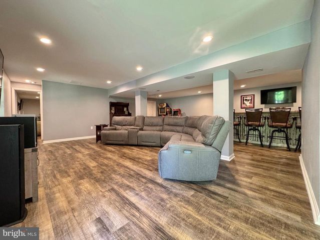 7124 JULIETTE LOW LN, Hughesville, MD 20637