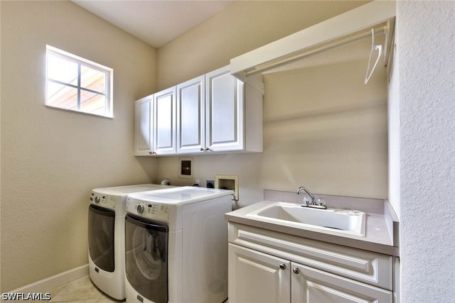 9657 Cypress Hammock CIR 202, Estero, FL 34135