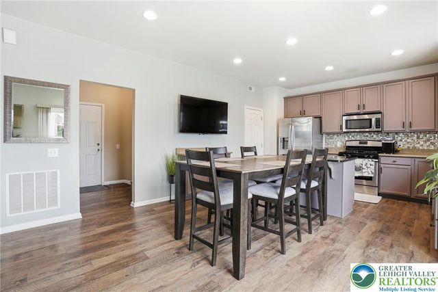 9581 Sleepy Hollow Lane, Upper Macungie Twp, PA 18031