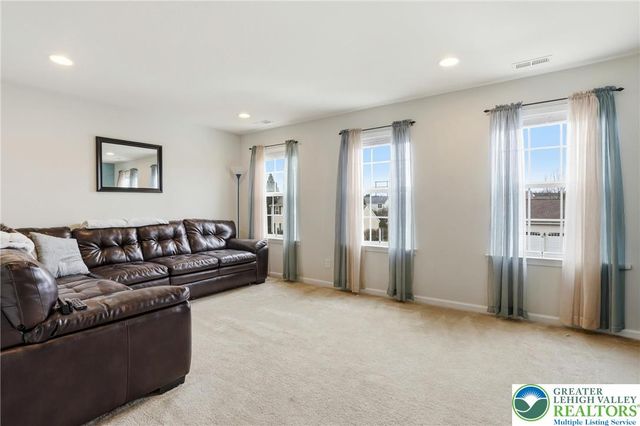 9581 Sleepy Hollow Lane, Upper Macungie Twp, PA 18031