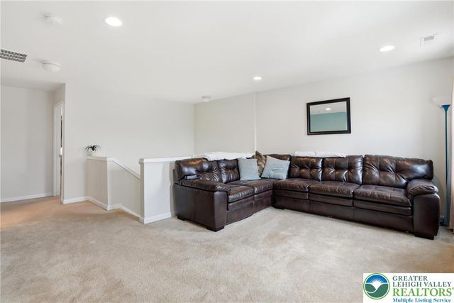 9581 Sleepy Hollow Lane, Upper Macungie Twp, PA 18031