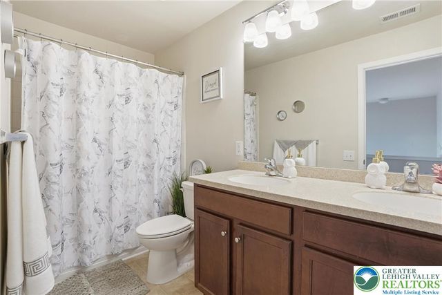 9581 Sleepy Hollow Lane, Upper Macungie Twp, PA 18031