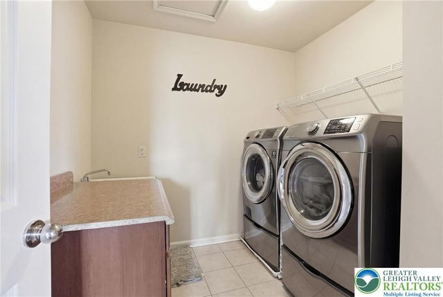 9581 Sleepy Hollow Lane, Upper Macungie Twp, PA 18031