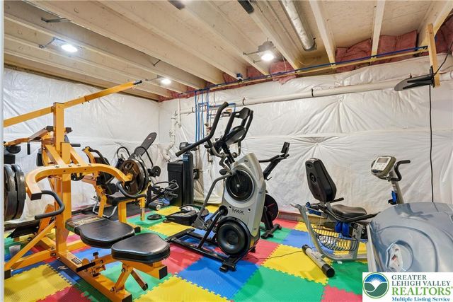 9581 Sleepy Hollow Lane, Upper Macungie Twp, PA 18031