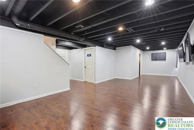 9581 Sleepy Hollow Lane, Upper Macungie Twp, PA 18031