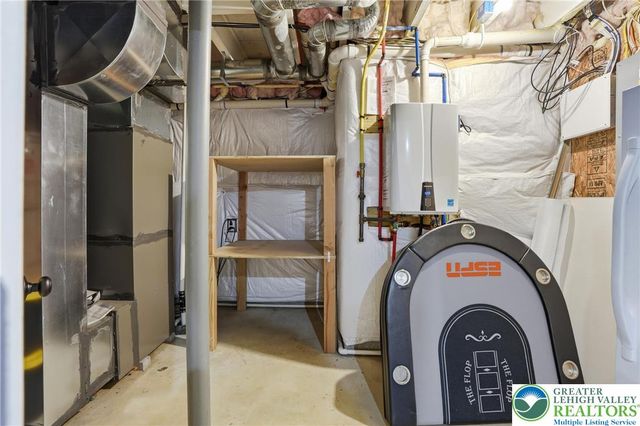 9581 Sleepy Hollow Lane, Upper Macungie Twp, PA 18031