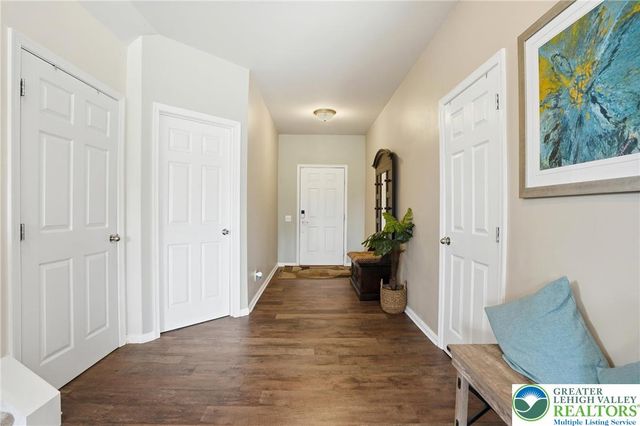 9581 Sleepy Hollow Lane, Upper Macungie Twp, PA 18031