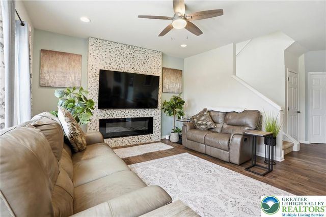 9581 Sleepy Hollow Lane, Upper Macungie Twp, PA 18031