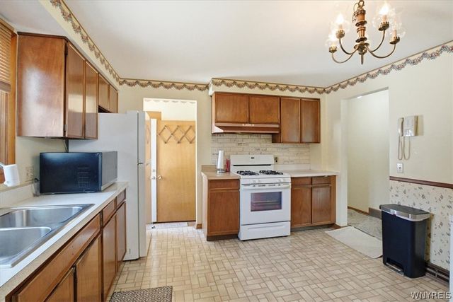 74 Lucy Lane, Cheektowaga, NY 14225
