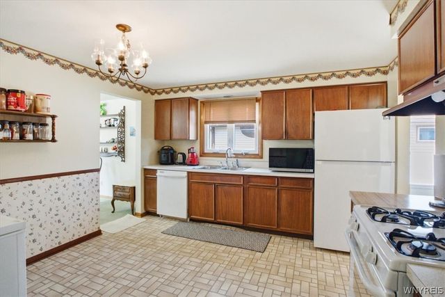 74 Lucy Lane, Cheektowaga, NY 14225