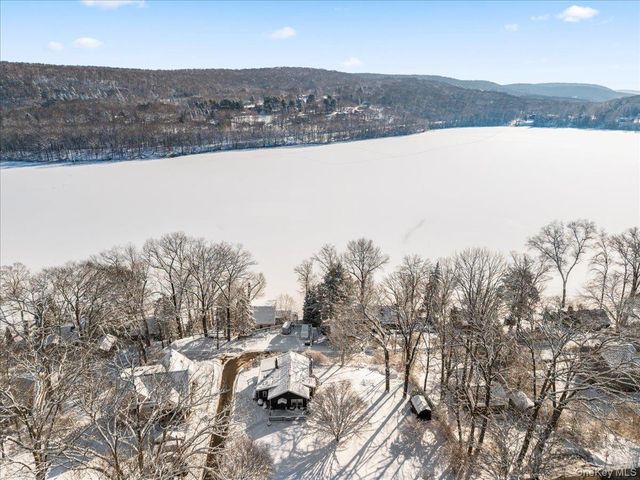 4 Beachway Drive, Holmes, NY 12531