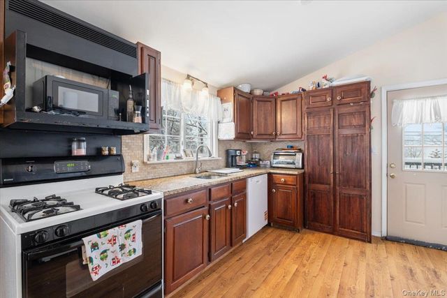 4 Beachway Drive, Holmes, NY 12531