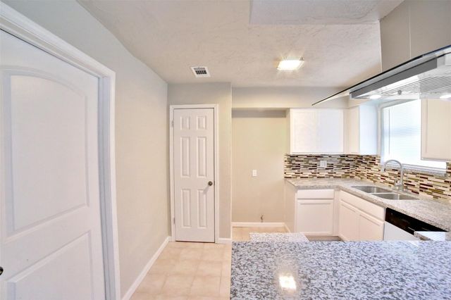 10119 Valley Club Drive, Houston, TX 77078