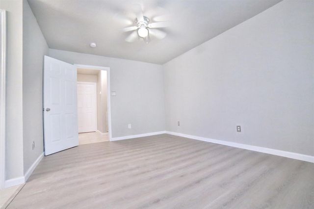 10119 Valley Club Drive, Houston, TX 77078