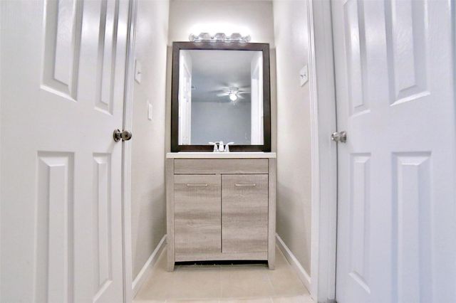 10119 Valley Club Drive, Houston, TX 77078