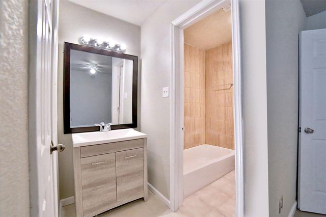 10119 Valley Club Drive, Houston, TX 77078