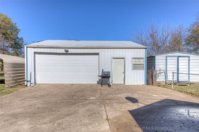 15705 Old Morris Highway, Okmulgee, OK 74447