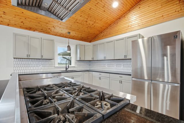 5654 Borthick Rd, Springfield, TN 37172