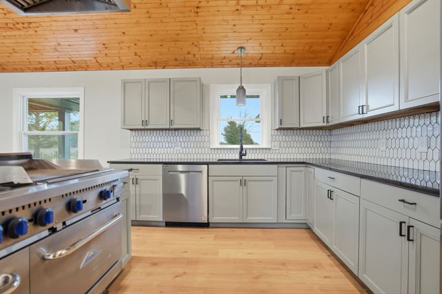 5654 Borthick Rd, Springfield, TN 37172