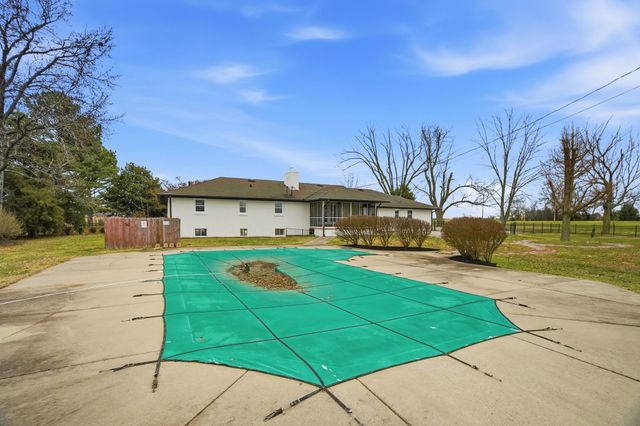 5654 Borthick Rd, Springfield, TN 37172