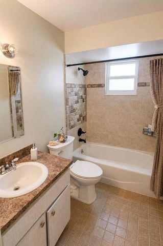 2490 SE Whitehorse Street, Port St. Lucie, FL 34984