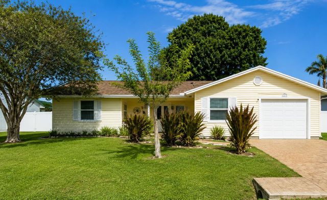 2490 SE Whitehorse Street, Port St. Lucie, FL 34984