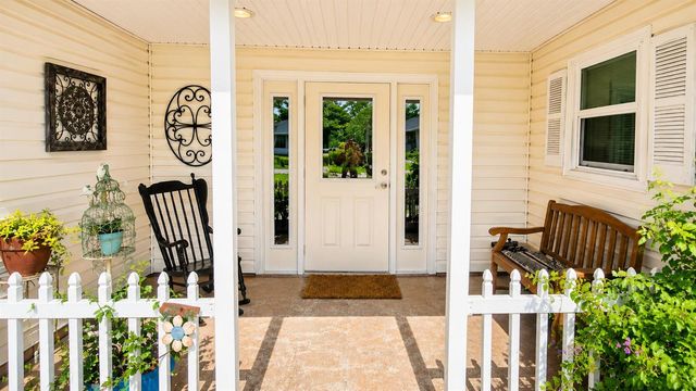 2490 SE Whitehorse Street, Port St. Lucie, FL 34984