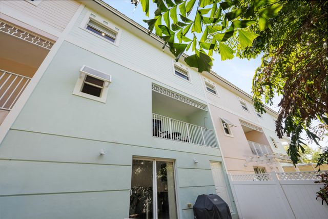 429 NE 1st Street, Pompano Beach, FL 33060