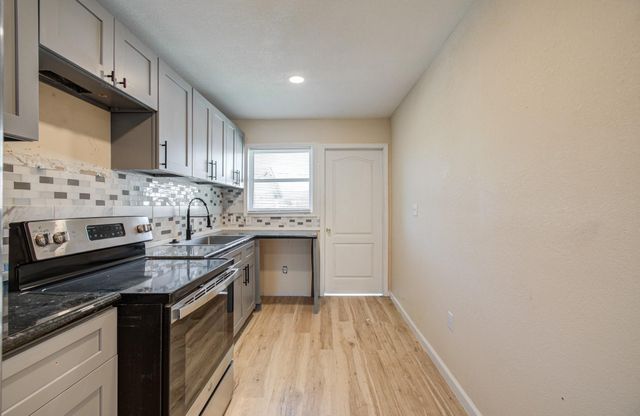 401 Trichelle Street, Pasadena, TX 77506