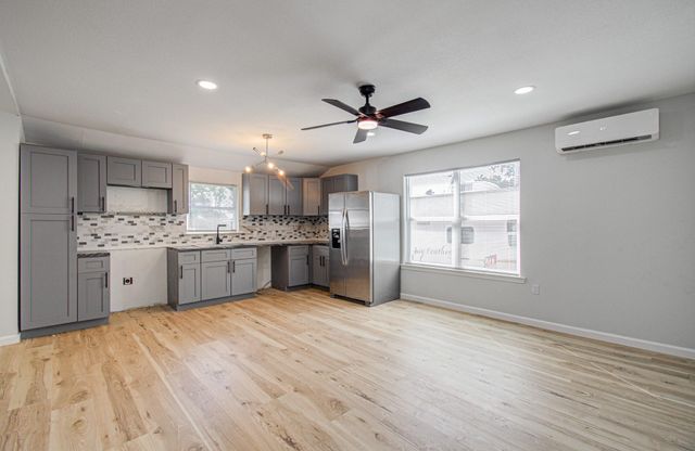401 Trichelle Street, Pasadena, TX 77506