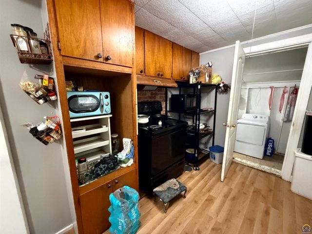 1415 SE 25th ST, Topeka, KS 66605