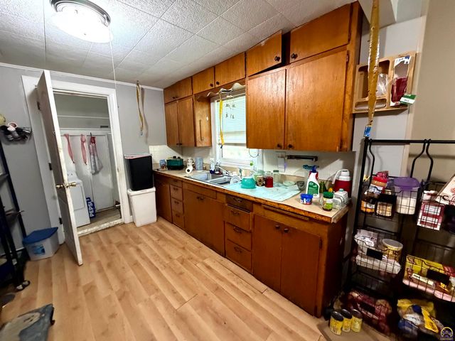 1415 SE 25th ST, Topeka, KS 66605