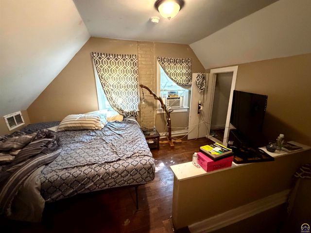 1415 SE 25th ST, Topeka, KS 66605