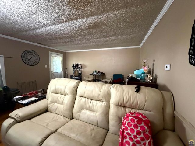 1415 SE 25th ST, Topeka, KS 66605