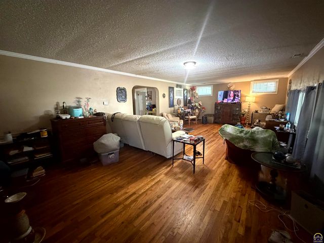 1415 SE 25th ST, Topeka, KS 66605