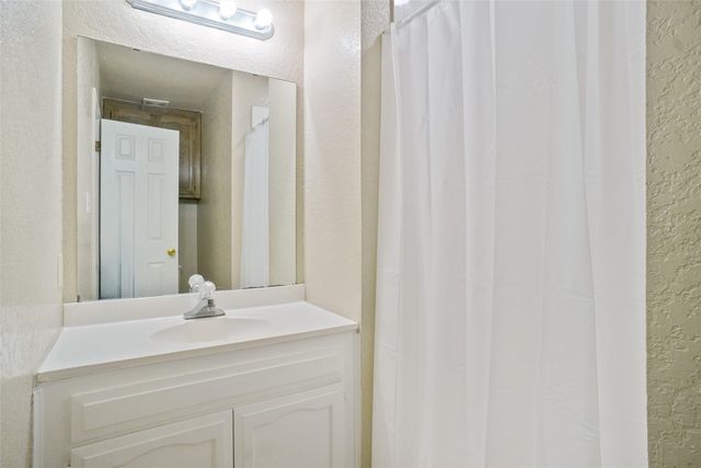 3833 Coates Circle 3839, Benbrook, TX 76116