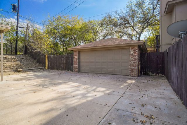 3833 Coates Circle 3839, Benbrook, TX 76116