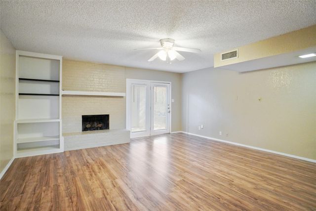 3833 Coates Circle 3839, Benbrook, TX 76116