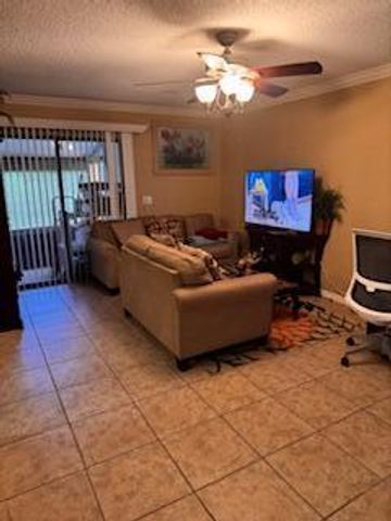 7200 NW 2nd Avenue 87, Boca Raton, FL 33487