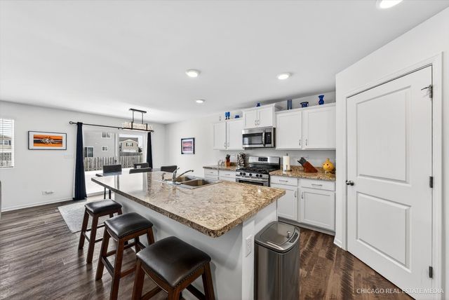 1720 Bayberry Lane, Pingree Grove, IL 60140