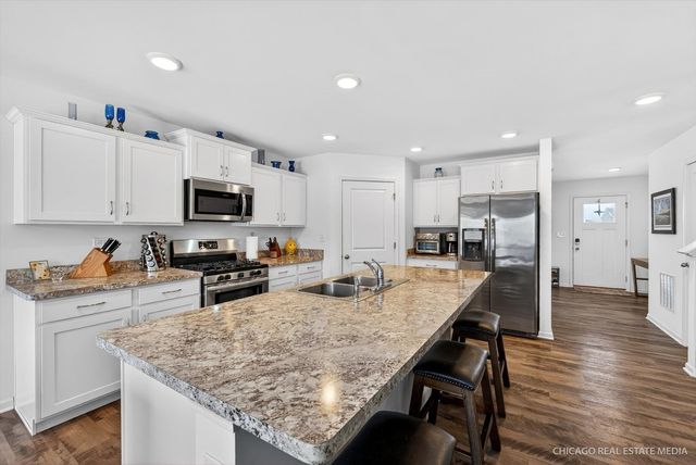 1720 Bayberry Lane, Pingree Grove, IL 60140