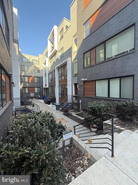 1647 E EYRE ST #3, PHILADELPHIA, PA 19125 — exterior