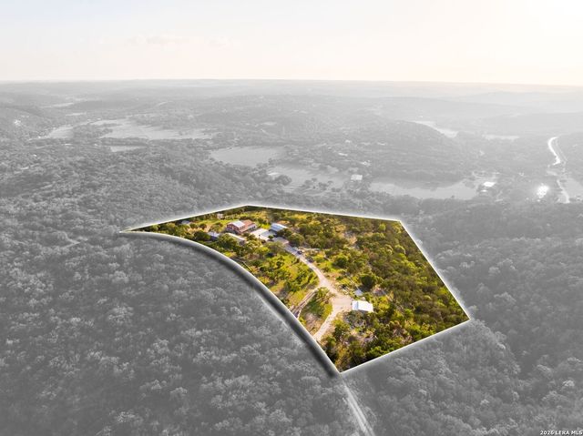 165 Trent Rd S, Kerrville, TX 78028