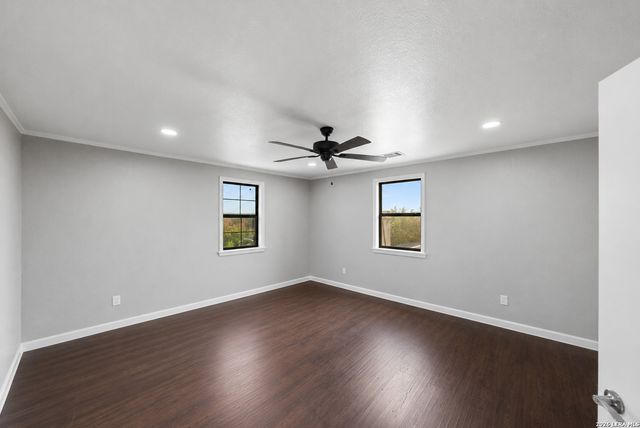 165 Trent Rd S, Kerrville, TX 78028