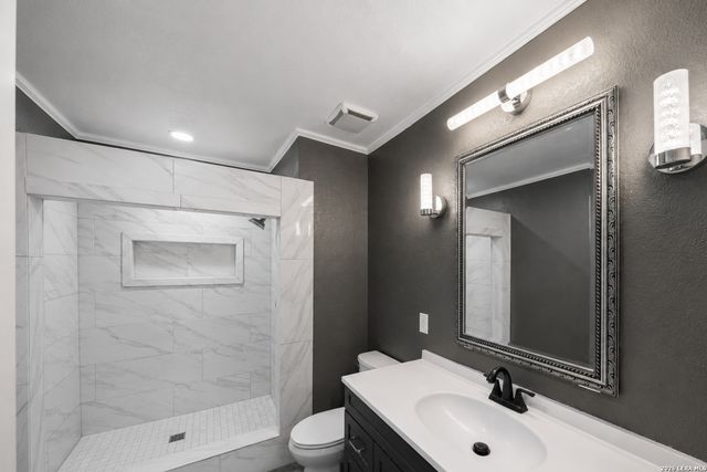 165 Trent Rd S, Kerrville, TX 78028