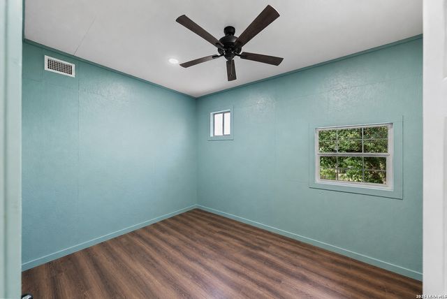 165 Trent Rd S, Kerrville, TX 78028