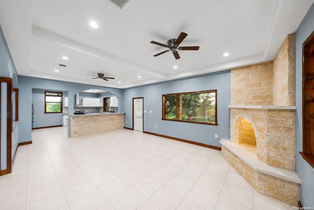 165 Trent Rd S, Kerrville, TX 78028