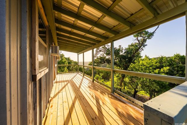 165 Trent Rd S, Kerrville, TX 78028