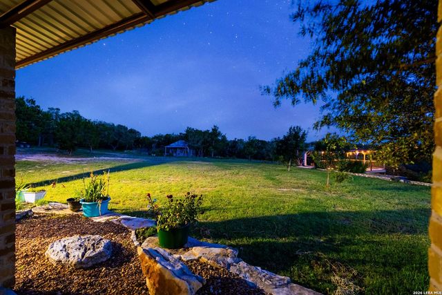 165 Trent Rd S, Kerrville, TX 78028